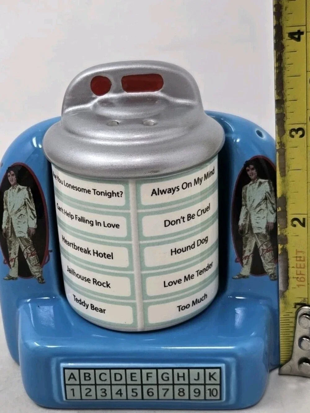 ELvis Presley Jukebox Salt & Pepper Shaker Set Signature Product 2006